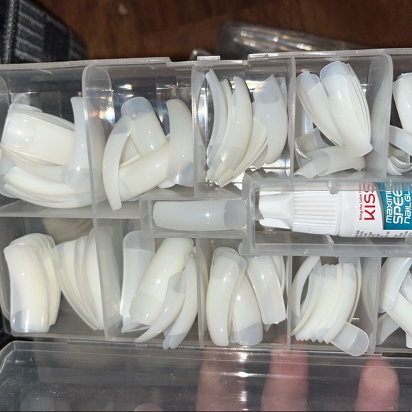 Acrylic Nail Set - Picture 8 of 16